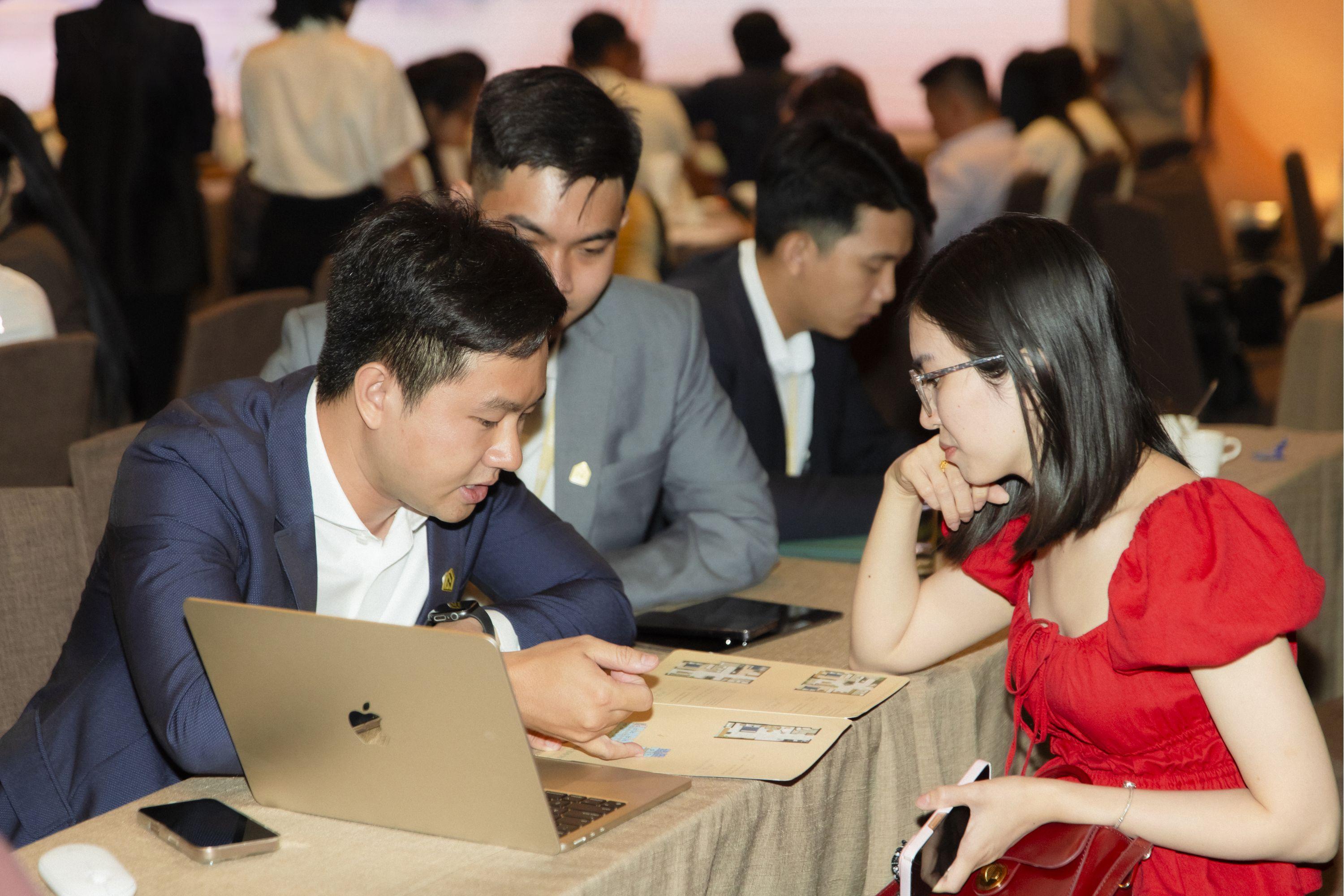 “MÁCH NƯỚC” NHÀ ĐẦU TƯ TRÁNH LÃI SUẤT THẢ NỔI LÊN ĐẾN 15%/NĂM